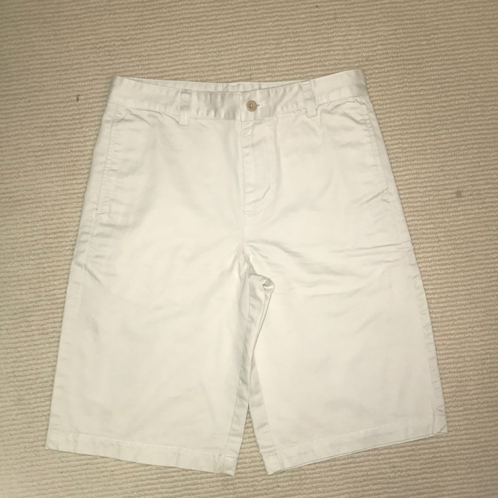 never worn vineyard vine boys khaki shorts